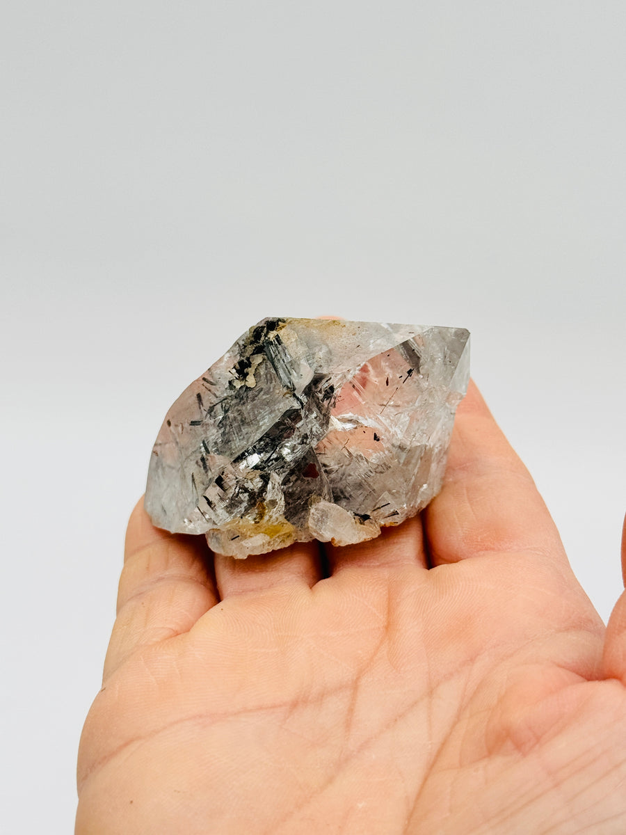 High Quality Raw Tourmalinated Quartz