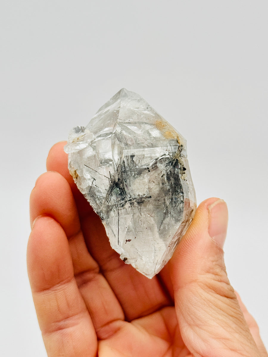 High Quality Raw Tourmalinated Quartz