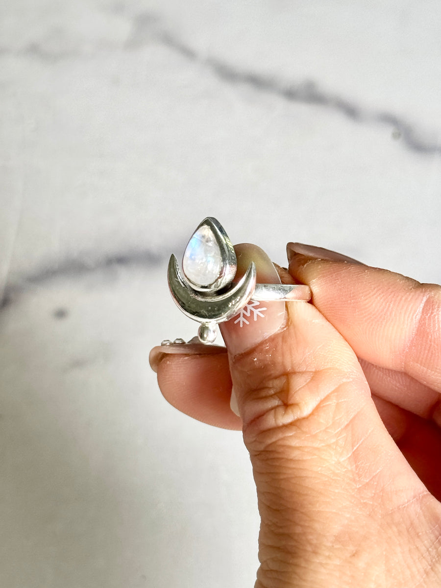 Moonstone Crescent Moon 925 Sterling Silver Ring