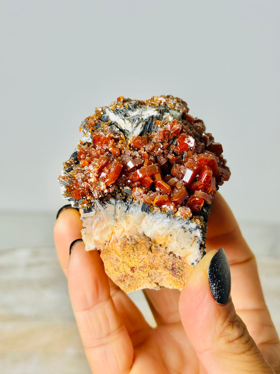 Vanadinite on Barite with Goethite