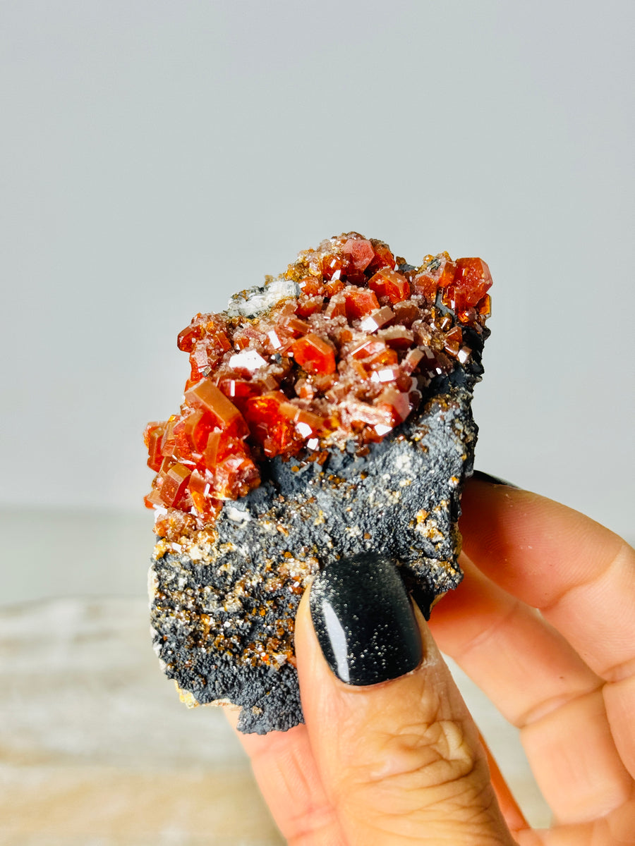 Vanadinite on Barite with Goethite