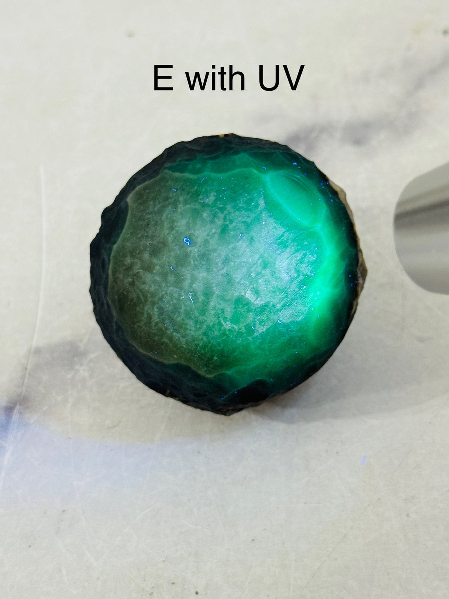 Volcano Agate Moon Carving